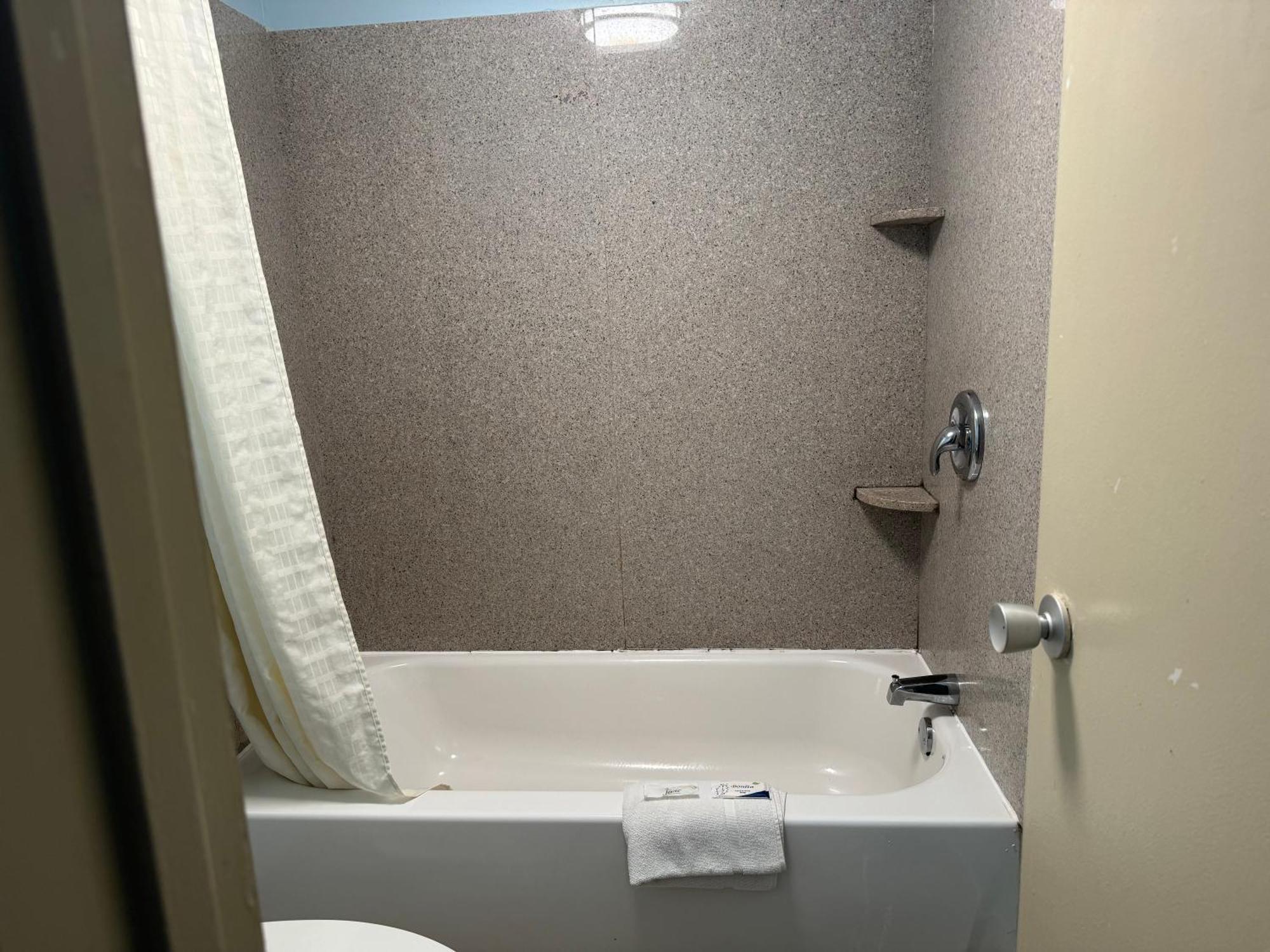 Red Carpet Inn & Suites - Danville Luaran gambar
